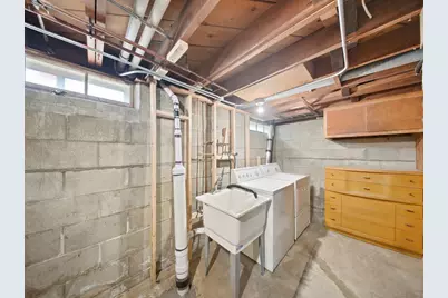 2247 E Vollmer Ave, Milwaukee, WI 53207 - Photo 28