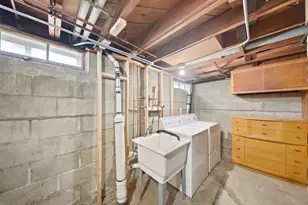 2247 E Vollmer Ave, Milwaukee, WI 53207 - Photo 28