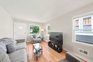 2247 E Vollmer Ave, Milwaukee, WI 53207 - Photo 4