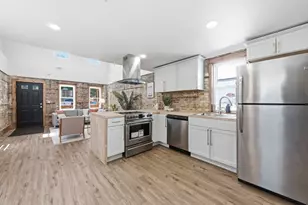 1850 N Warren Ave, Milwaukee, WI 53202 - Photo 6