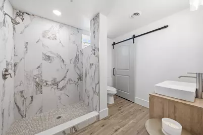 1850 N Warren Ave, Milwaukee, WI 53202 - Photo 10
