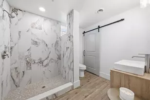 1850 N Warren Ave, Milwaukee, WI 53202 - Photo 10