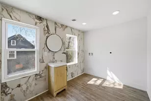 1850 N Warren Ave, Milwaukee, WI 53202 - Photo 22