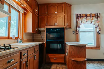 1405 S 13th St, Manitowoc, WI 54220 - Photo 20