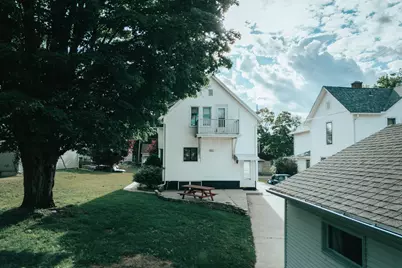1405 S 13th St, Manitowoc, WI 54220 - Photo 30