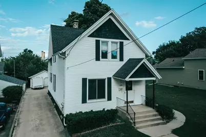 1405 S 13th St, Manitowoc, WI 54220 - Photo 2