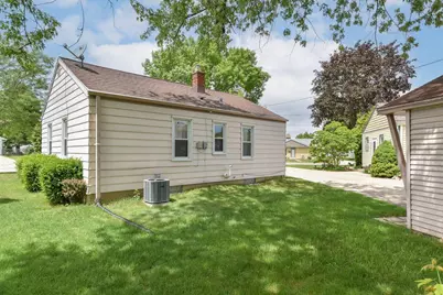 6639 W Bennett Ave, Milwaukee, WI 53219 - Photo 18