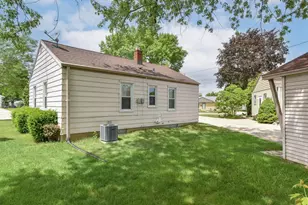 6639 W Bennett Ave, Milwaukee, WI 53219 - Photo 18