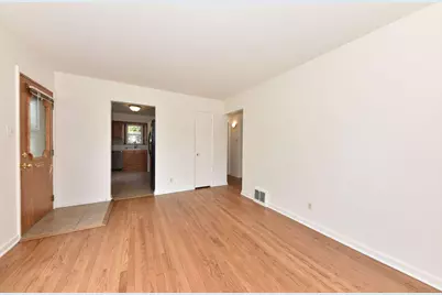6639 W Bennett Ave, Milwaukee, WI 53219 - Photo 6