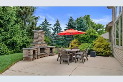 1822  Coach House Ct, Racine, WI 53406 - Photo 30