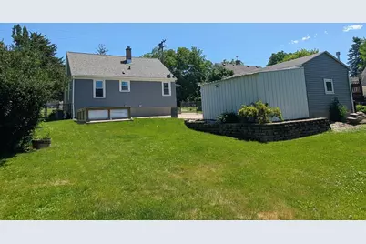 214  Fairview St, Watertown, WI 53094 - Photo 2
