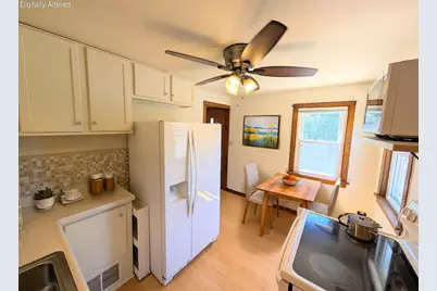 214  Fairview St, Watertown, WI 53094 - Photo 4