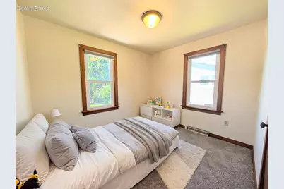 214  Fairview St, Watertown, WI 53094 - Photo 8