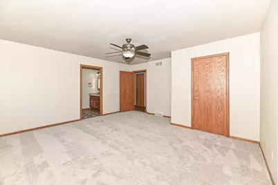 8203  Northwestern Ave, Racine, WI 53406 - Photo 10