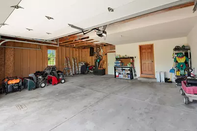 9505 N Michael Ct, Milwaukee, WI 43224 - Photo 32