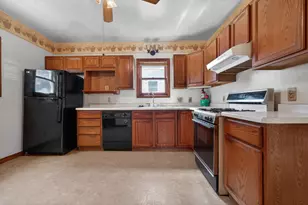 2927 W Lapham St, Milwaukee, WI 53215 - Photo 10