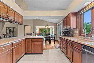 W173N8073 Shady Ln, Menomonee Falls, WI 53051 - Photo 10