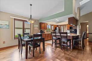 W173N8073 Shady Ln, Menomonee Falls, WI 53051 - Photo 8