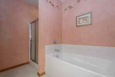 5394 S Butterfield Way, Greenfield, WI 53221 - Photo 14