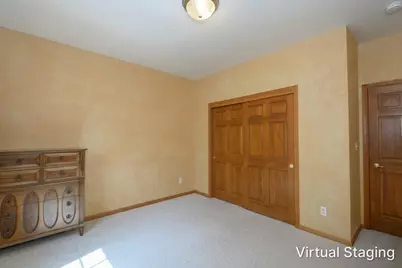 5394 S Butterfield Way, Greenfield, WI 53221 - Photo 18