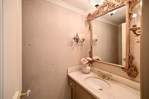 12500 Stephen Pl, Elm Grove, WI 53122 - Photo 22