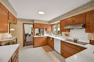 12500 Stephen Pl, Elm Grove, WI 53122 - Photo 16
