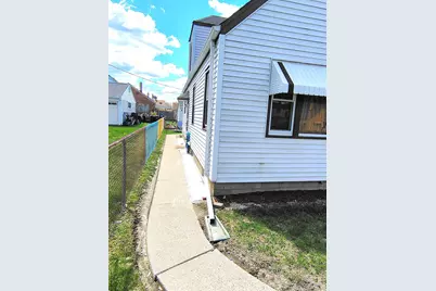 1561 W Morgan Ave, Milwaukee, WI 53221 - Photo 2