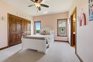 7306 S Stone Hedge Dr, Franklin, WI 53132 - Photo 20