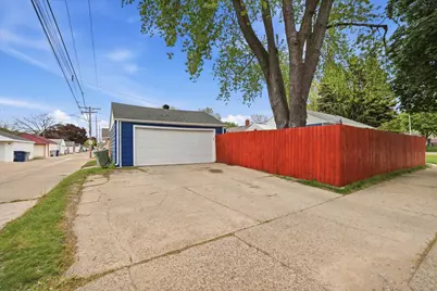 6800 W Ohio Ave, Milwaukee, WI 53219 - Photo 20