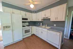 553 Park Ave, Delavan, WI 53115 - Photo 4