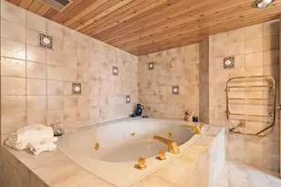 1707 N Prospect Ave, Milwaukee, WI 53202 - Photo 20