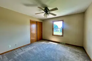 2215 28th Ave, Kenosha, WI 53140 - Photo 18