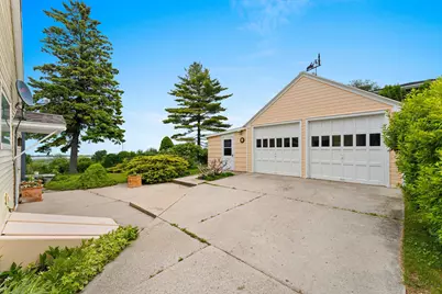 315  Park St, Manitowoc, WI 54220 - Photo 54