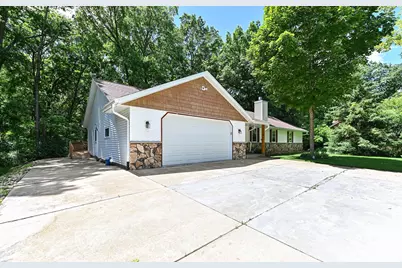 27151  Ridgewood Trl, Racine, WI 53185 - Photo 8