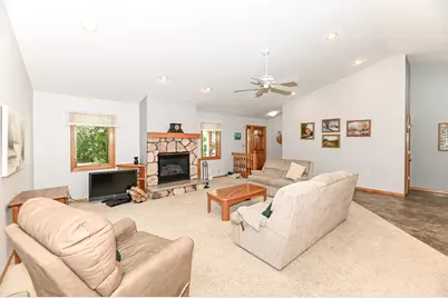 27151  Ridgewood Trl, Racine, WI 53185 - Photo 2