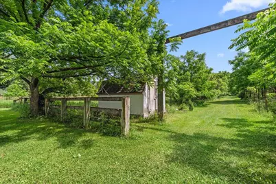 N104W16269  Donges Bay Rd, Germantown, WI 53022 - Photo 32