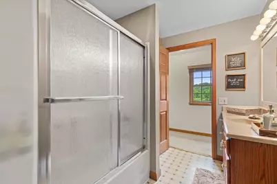 N104W16269  Donges Bay Rd, Germantown, WI 53022 - Photo 22