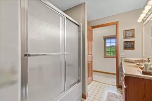 N104W16269 Donges Bay Rd, Germantown, WI 53022 - Photo 22
