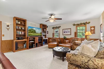 N104W16269  Donges Bay Rd, Germantown, WI 53022 - Photo 12