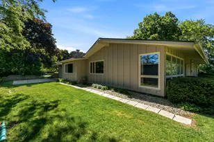 8909 N Maitland Rd, Bayside, WI 53217 - Photo 30