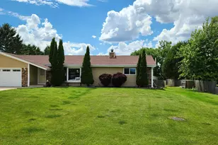 24 Hammes Dr, Racine, WI 53406 - Photo 2