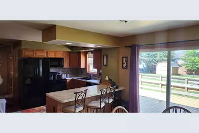 24  Hammes Dr, Racine, WI 53406 - Photo 8