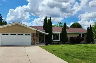 24 Hammes Dr, Racine, WI 53406 - Photo 1