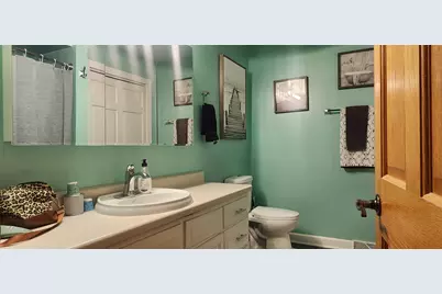 24  Hammes Dr, Racine, WI 53406 - Photo 12