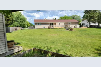 24  Hammes Dr, Racine, WI 53406 - Photo 4