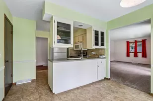 715 Tamarack Dr E -, West Bend, WI 53095 - Photo 16