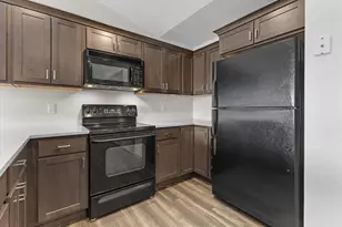 6746 100th Pl, Pleasant Prairie, WI 53158 - Photo 8
