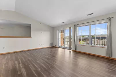 6746  100th Pl #E, Pleasant Prairie, WI 53158 - Photo 2