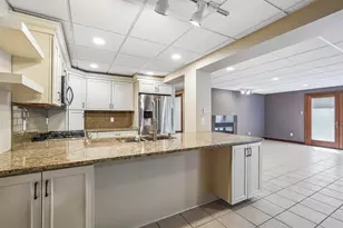 240 Crystal Dr, Hartland, WI 53029 - Photo 44