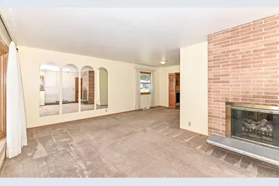 8732 W Burdick Ave, Milwaukee, WI 53227 - Photo 6